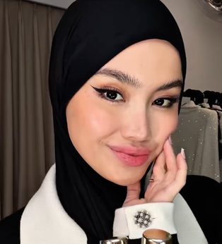 @sashfir — Beauty Makeup · Kiva Beauty